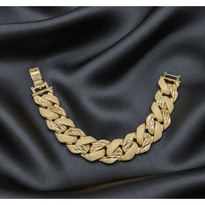 The Zenith Textured Curb Statement